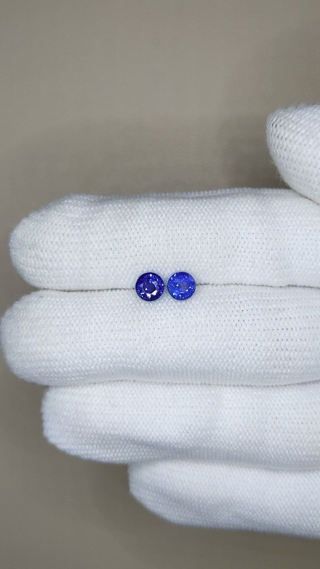 1.17&nbsp;Ct.Tw.Total Carat Weight Blue Sapphire Pair from Ceylon (Sri Lanka) Size Video