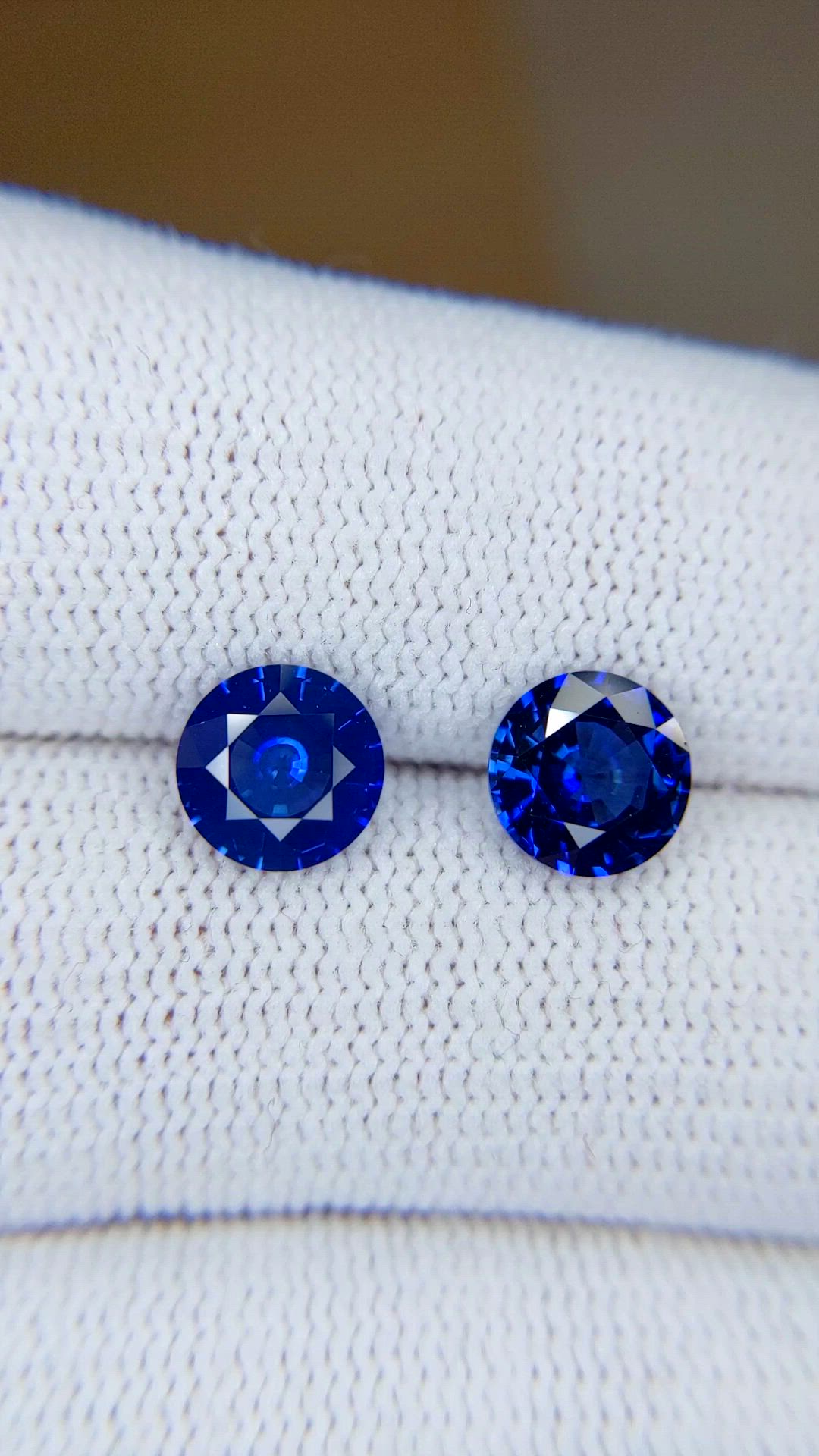 3.37&nbsp;Ct.Tw.Total Carat Weight Blue Sapphire Pair from Ceylon (Sri Lanka) Size Video