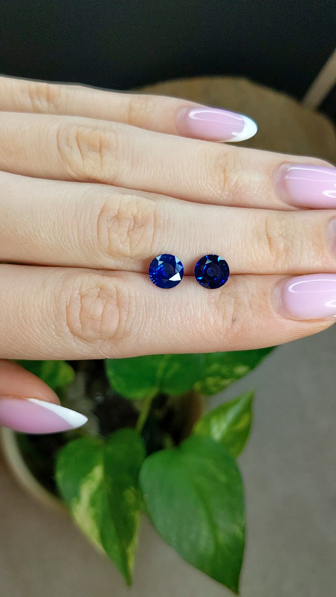 3.37&nbsp;Ct.Tw.Total Carat Weight Blue Sapphire Pair from Ceylon (Sri Lanka) Size Video