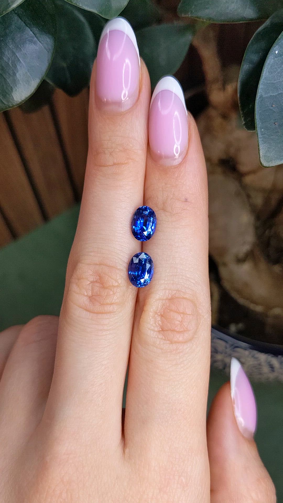 4.17&nbsp;Ct.Tw.Total Carat Weight Blue Sapphire Pair from Ceylon (Sri Lanka) Size Video