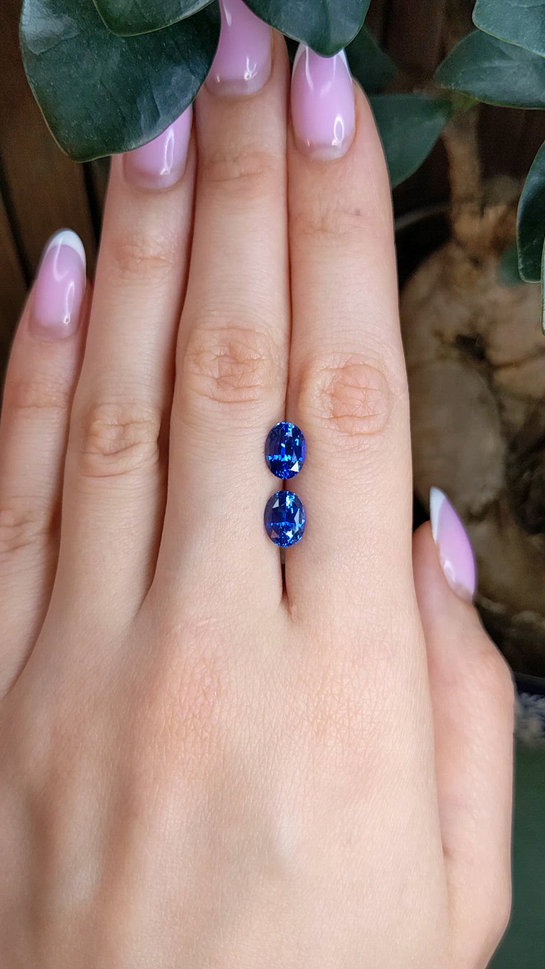 4.17&nbsp;Ct.Tw.Total Carat Weight Blue Sapphire Pair from Ceylon (Sri Lanka) Size Video