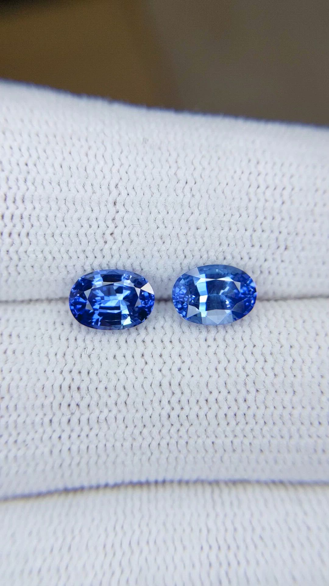 2.72&nbsp;Ct.Tw.Total Carat Weight Blue Sapphire Pair from Ceylon (Sri Lanka) Size Video