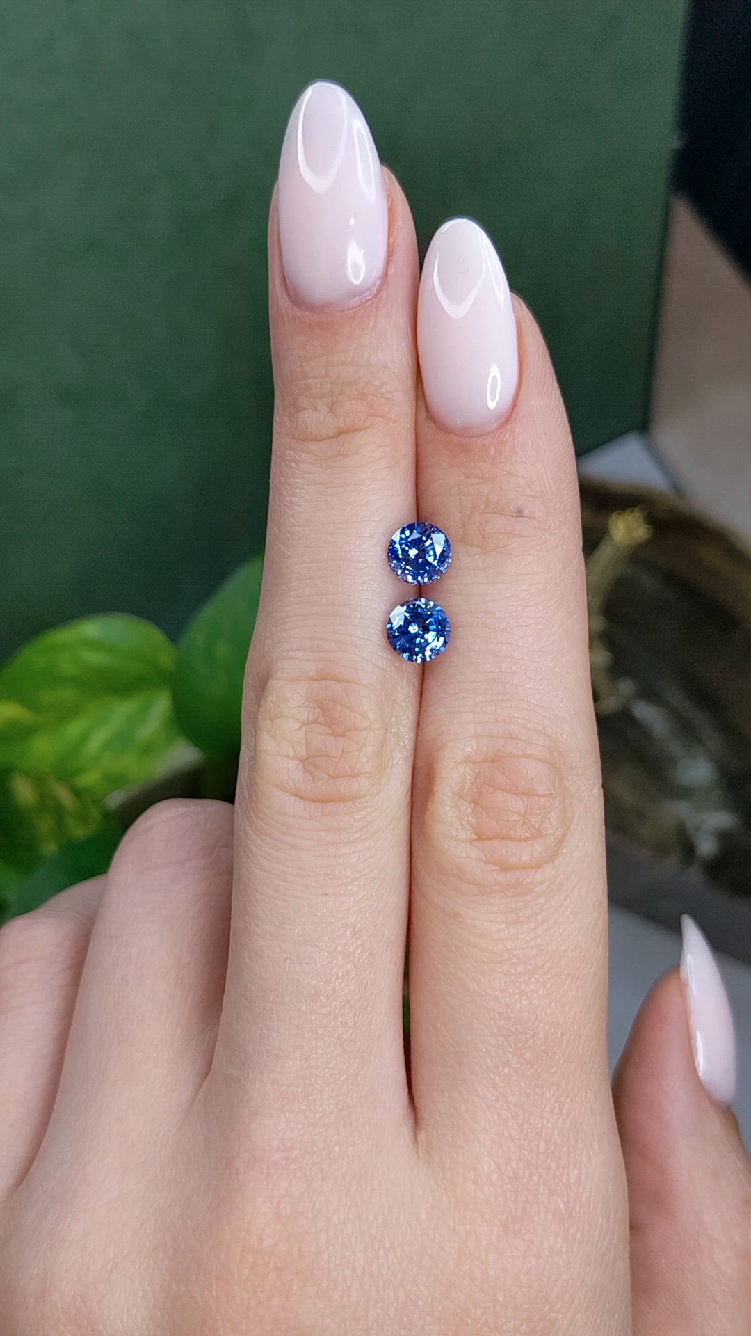 2.64&nbsp;Ct.Tw.Total Carat Weight Blue Sapphire Pair from Ceylon (Sri Lanka) Size Video