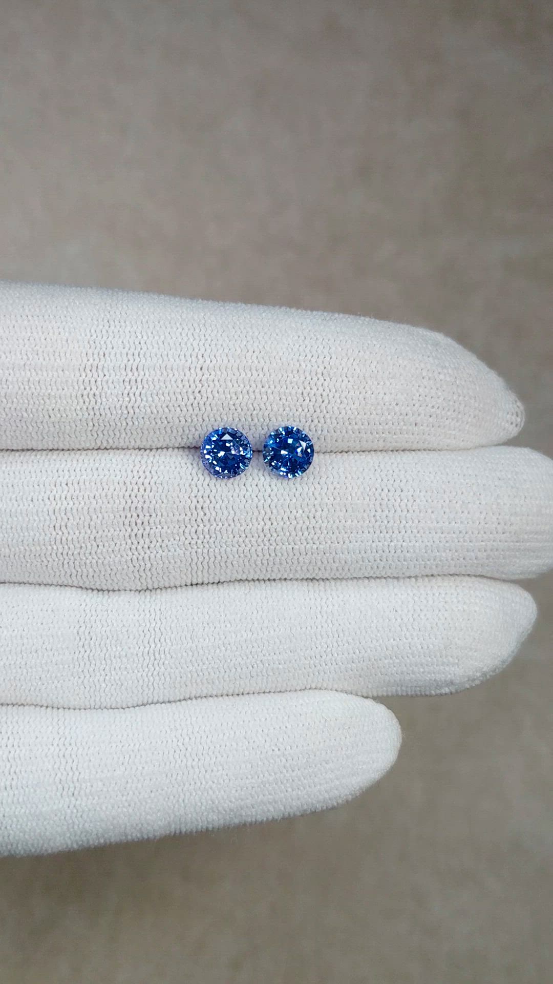 2.64&nbsp;Ct.Tw.Total Carat Weight Blue Sapphire Pair from Ceylon (Sri Lanka) Size Video