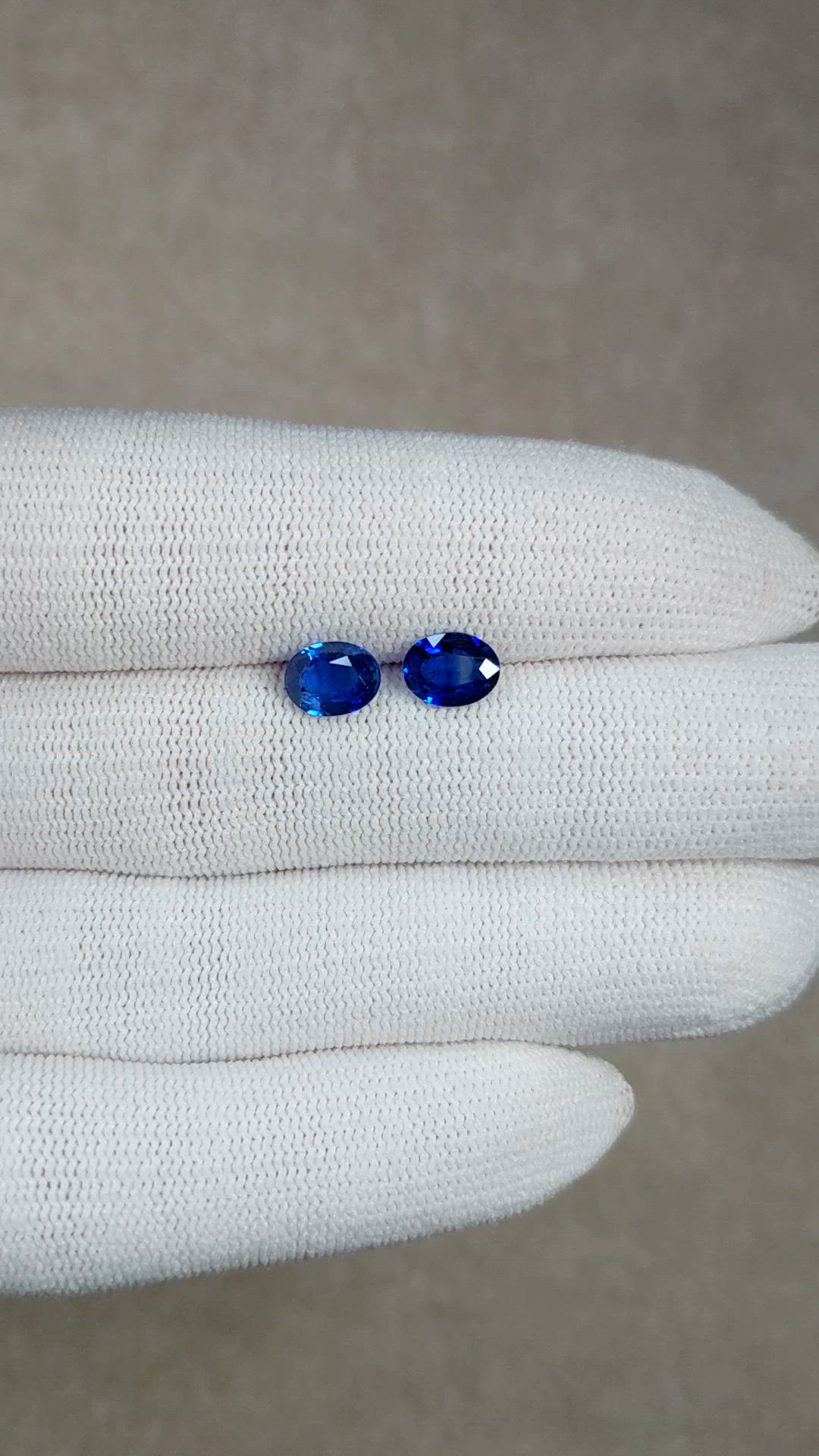 2.33&nbsp;Ct.Tw.Total Carat Weight Blue Sapphire Pair from Ceylon (Sri Lanka) Size Video
