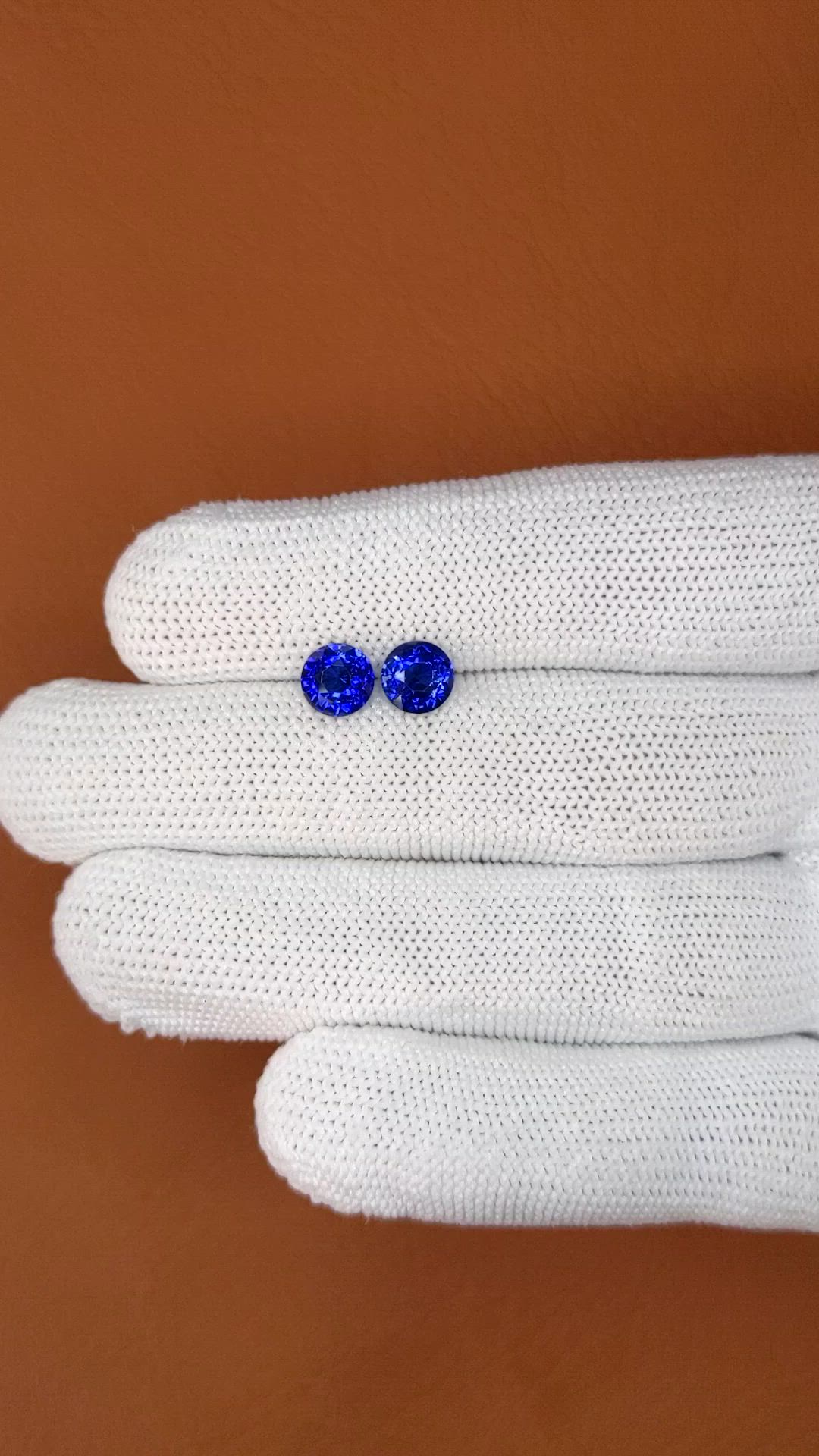 2.42&nbsp;Ct.Tw.Total Carat Weight Blue Sapphire Pair from Ceylon (Sri Lanka) Size Video