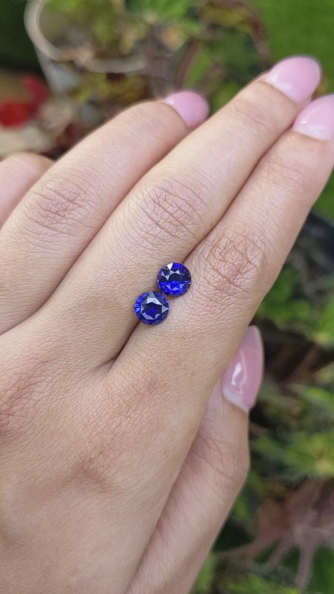 2.42&nbsp;Ct.Tw.Total Carat Weight Blue Sapphire Pair from Ceylon (Sri Lanka) Size Video
