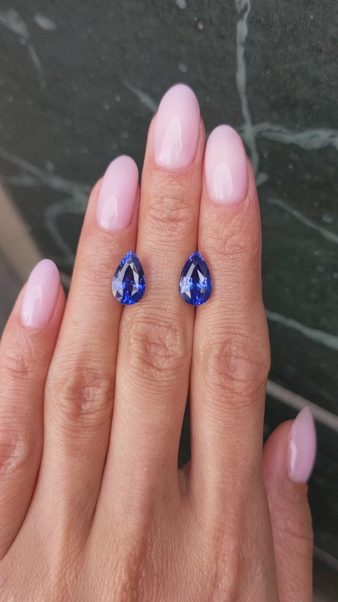 7.35&nbsp;Ct.Tw.Total Carat Weight Blue Sapphire Pair from Ceylon (Sri Lanka) Size Video