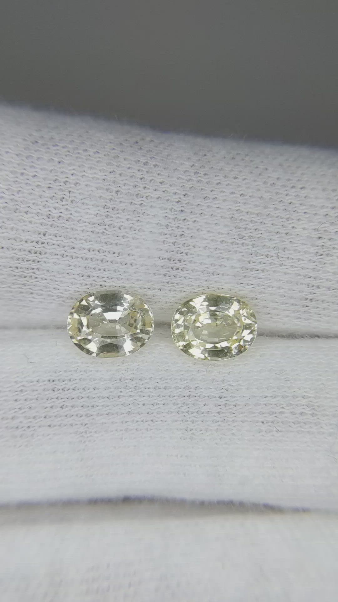 2.49&nbsp;Ct.Tw.Total Carat Weight Yellow Sapphire Pair from Ceylon (Sri Lanka) Size Video