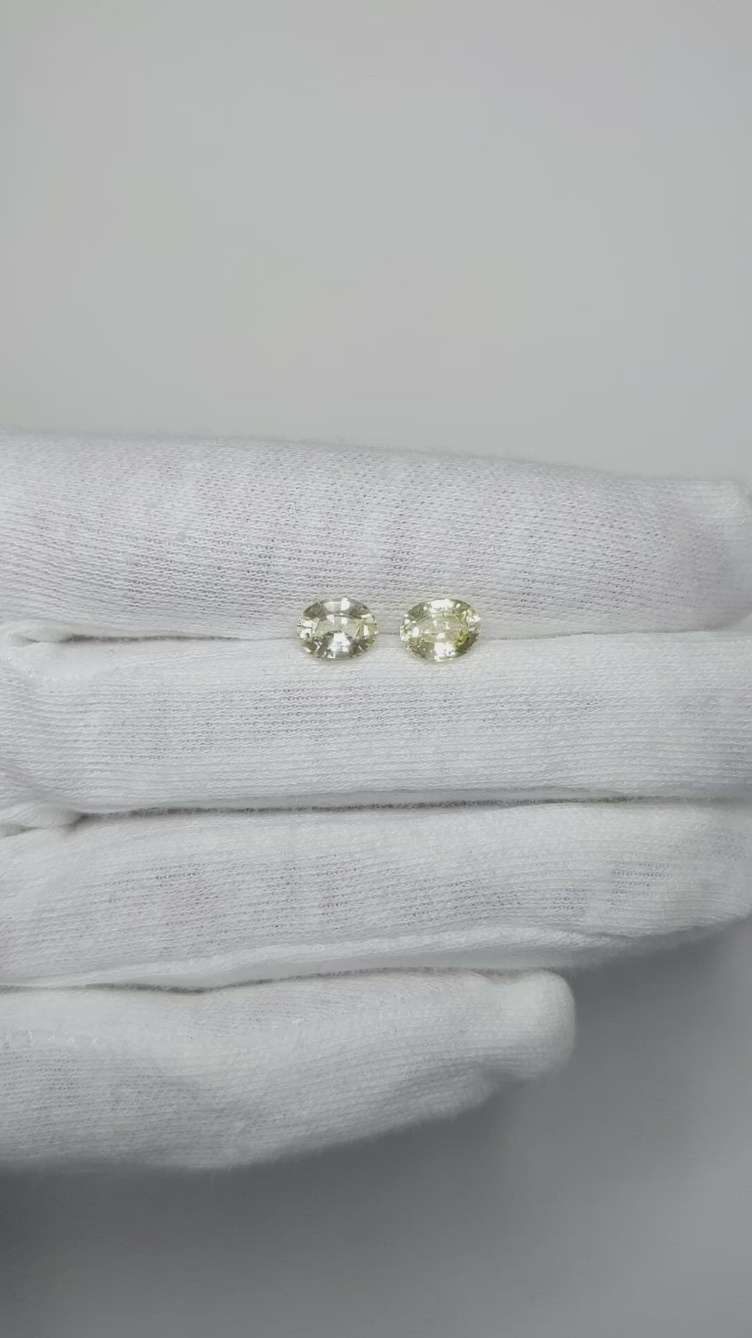 2.49&nbsp;Ct.Tw.Total Carat Weight Yellow Sapphire Pair from Ceylon (Sri Lanka) Size Video