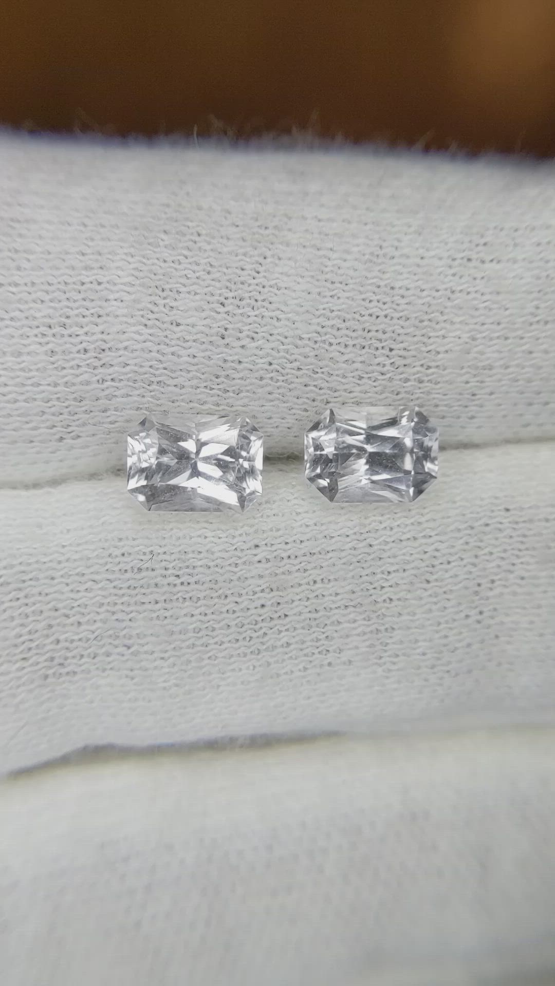 2.52&nbsp;Ct.Tw.Total Carat Weight White Sapphire Pair from Ceylon (Sri Lanka) Size Video