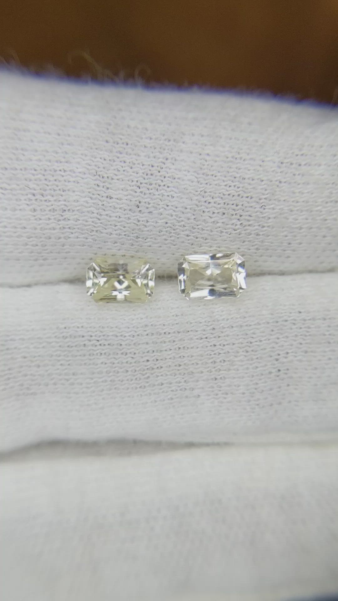 1.45&nbsp;Ct.Tw.Total Carat Weight Yellow Sapphire Pair from Ceylon (Sri Lanka) Size Video