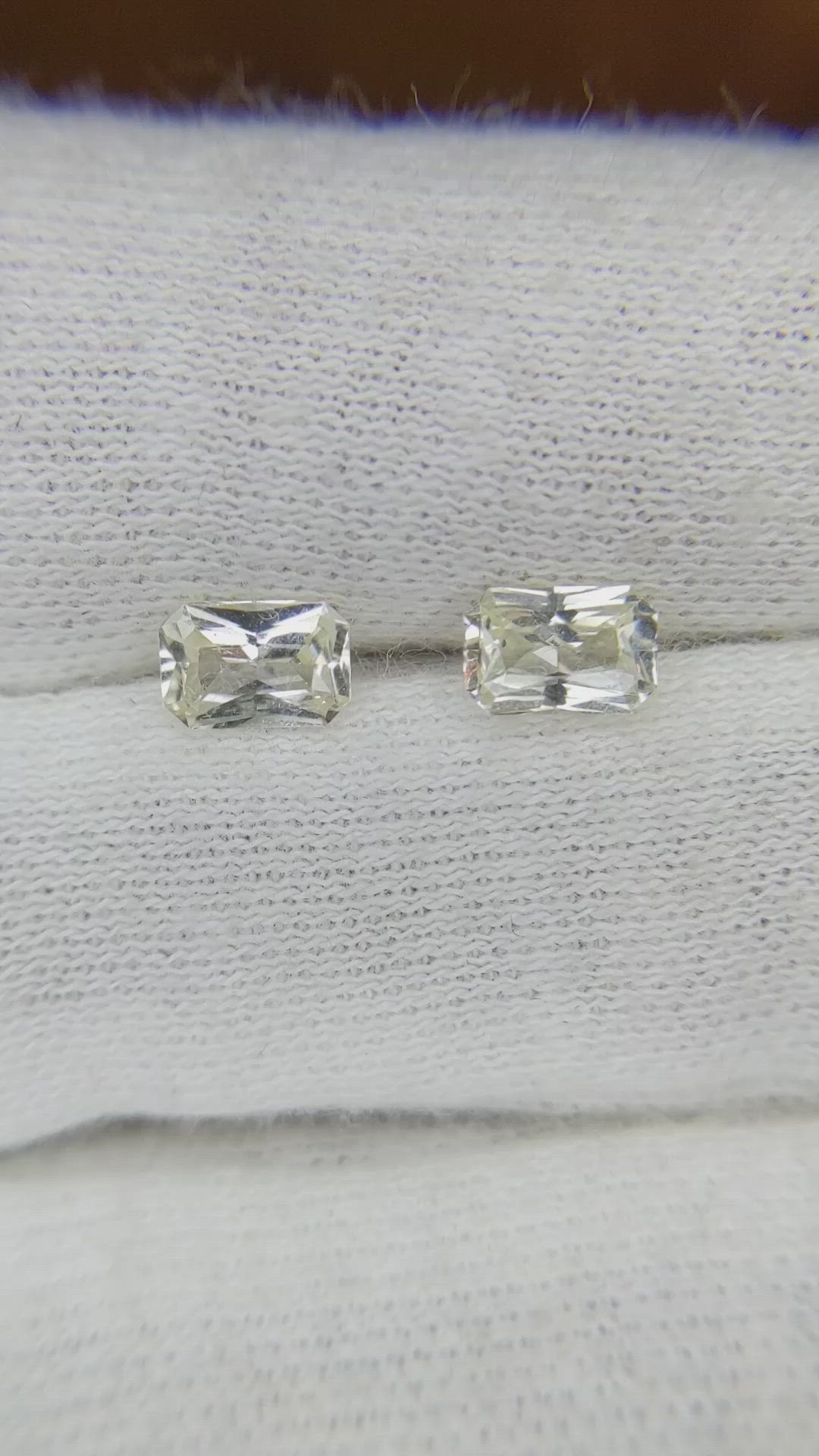 1.24&nbsp;Ct.Tw.Total Carat Weight Yellow Sapphire Pair from Ceylon (Sri Lanka) Size Video