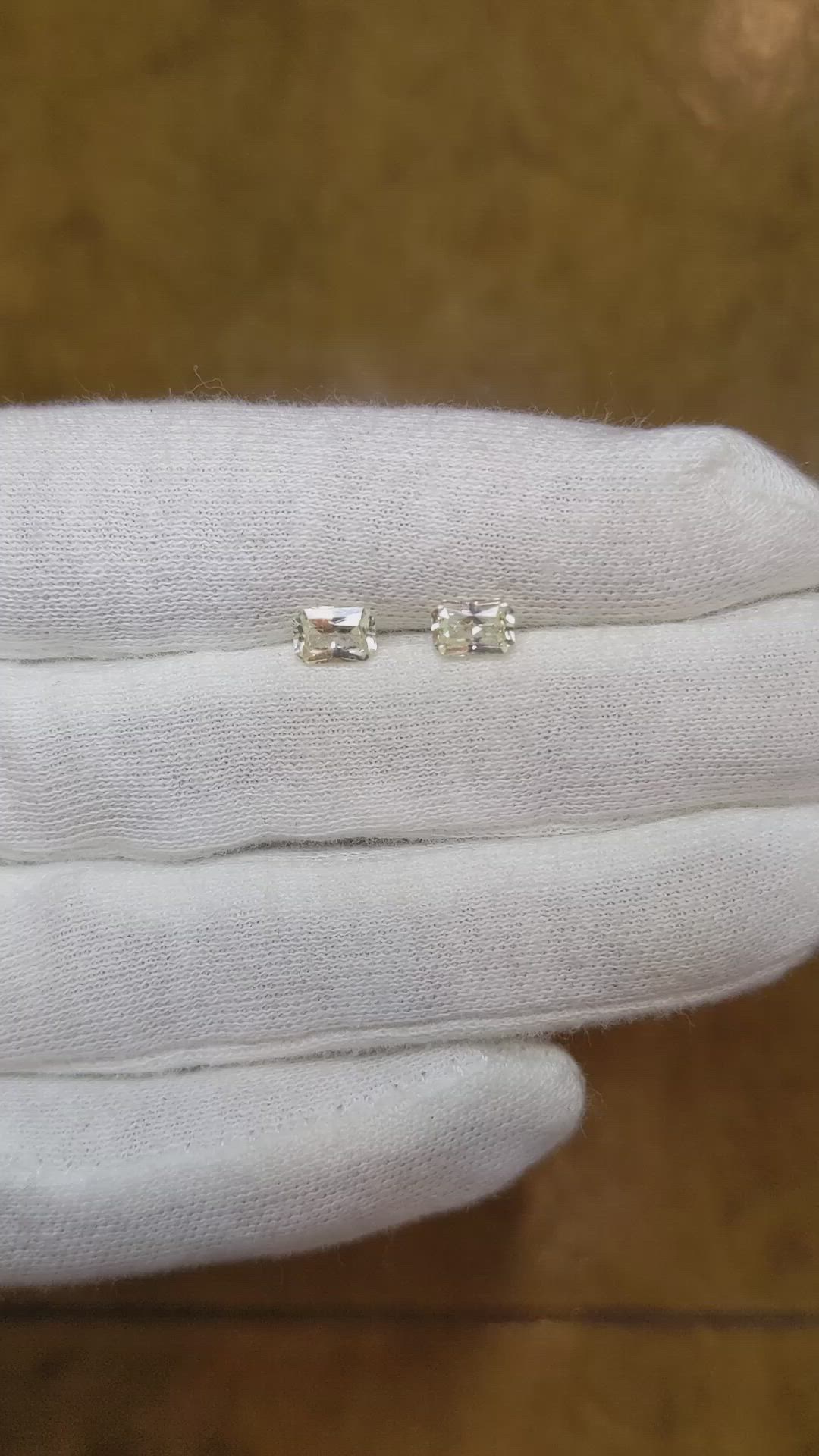 1.24&nbsp;Ct.Tw.Total Carat Weight Yellow Sapphire Pair from Ceylon (Sri Lanka) Size Video