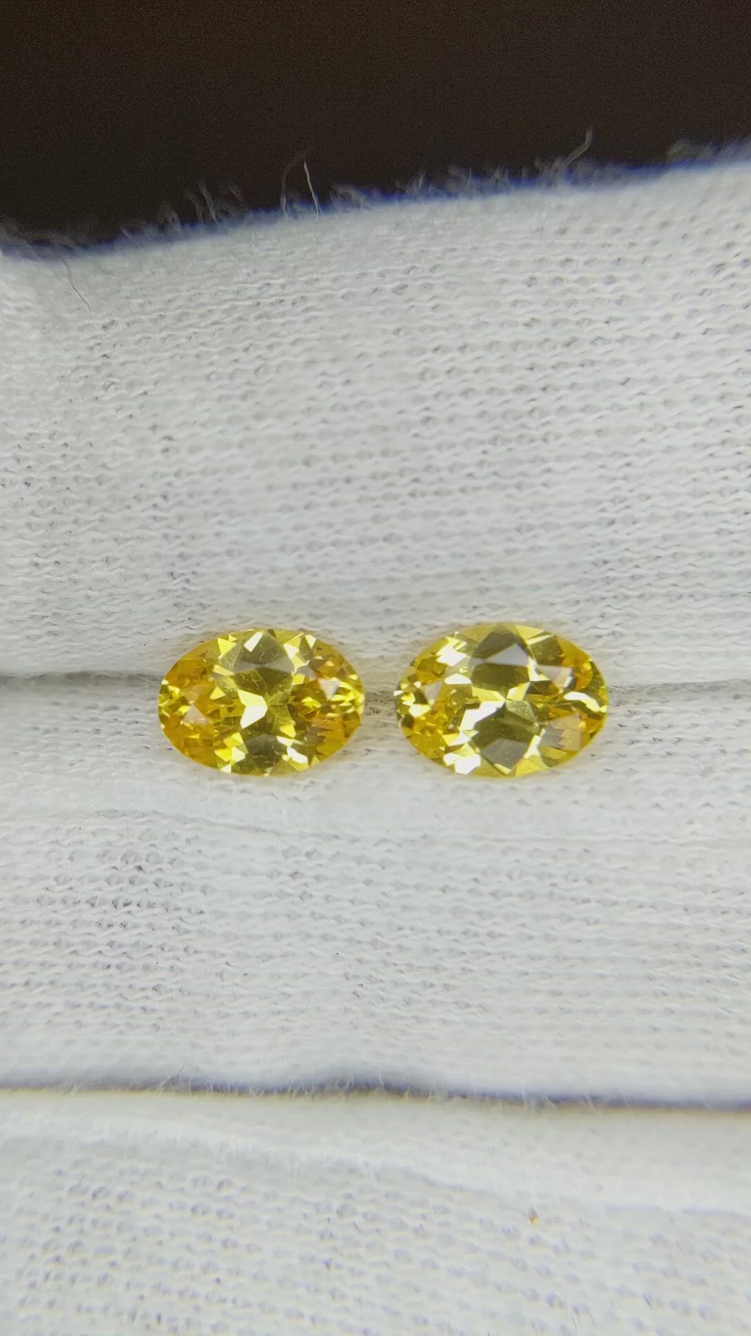 1.58&nbsp;Ct.Tw.Total Carat Weight Yellow Sapphire Pair from Ceylon (Sri Lanka) Size Video