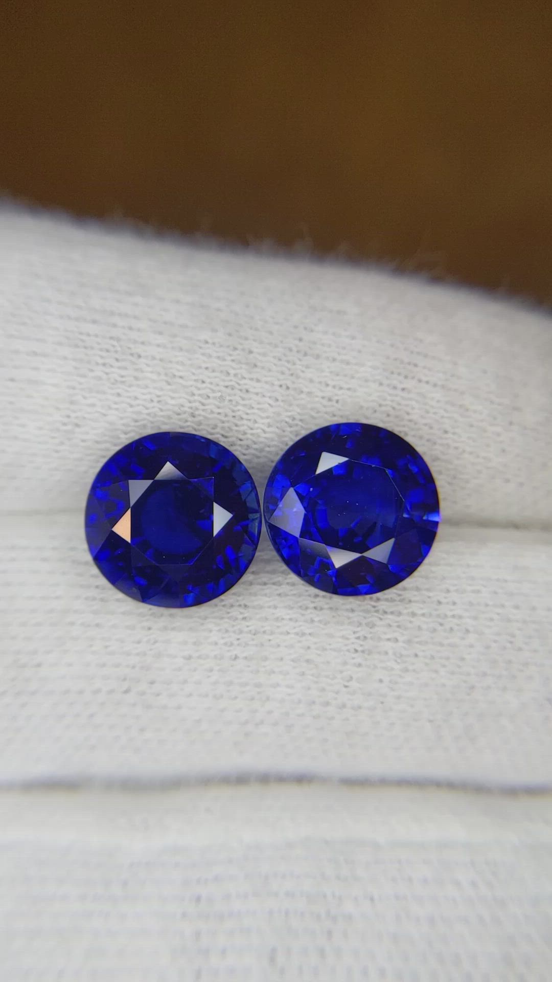 9.07 Ct.Tw.Total Carat Weight Blue Sapphire Pair from Ceylon (Sri Lanka) Size Video