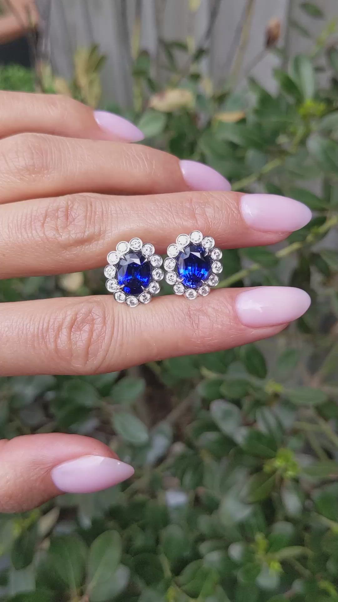 4.76&nbsp;Ct.Tw.Total Carat Weight Blue Sapphire Pair from Ceylon (Sri Lanka) Size Video