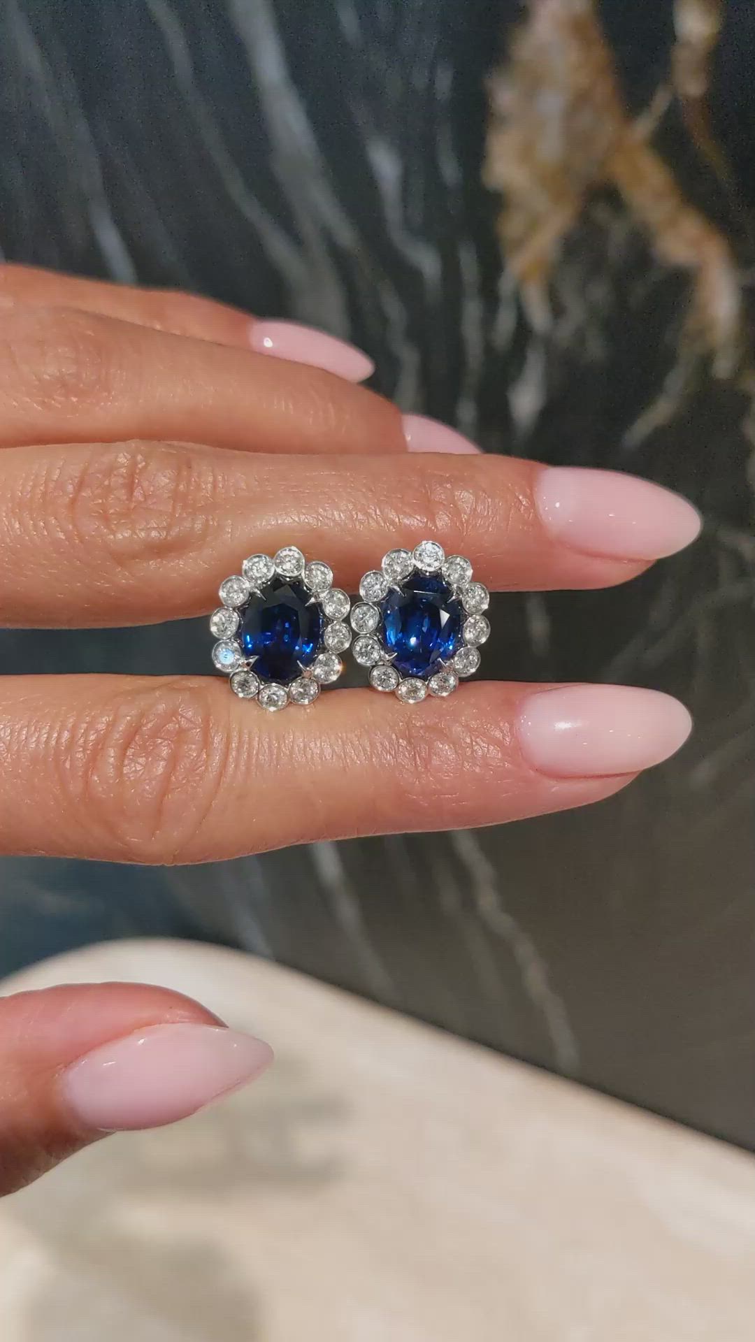 4.76&nbsp;Ct.Tw.Total Carat Weight Blue Sapphire Pair from Ceylon (Sri Lanka) Size Video