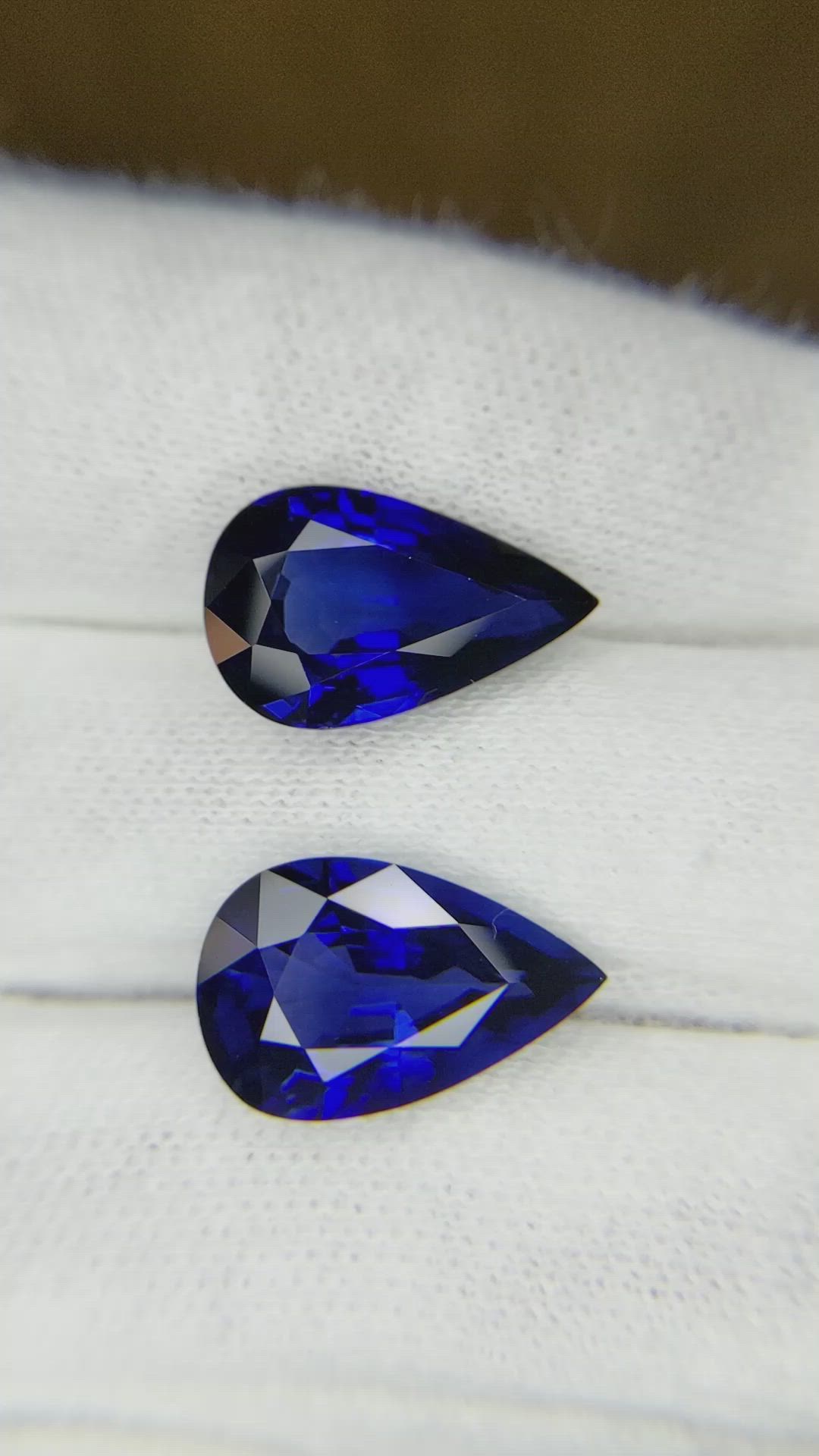 10.34&nbsp;Ct.Tw.Total Carat Weight Blue Sapphire Pair from Madagascar Size Video