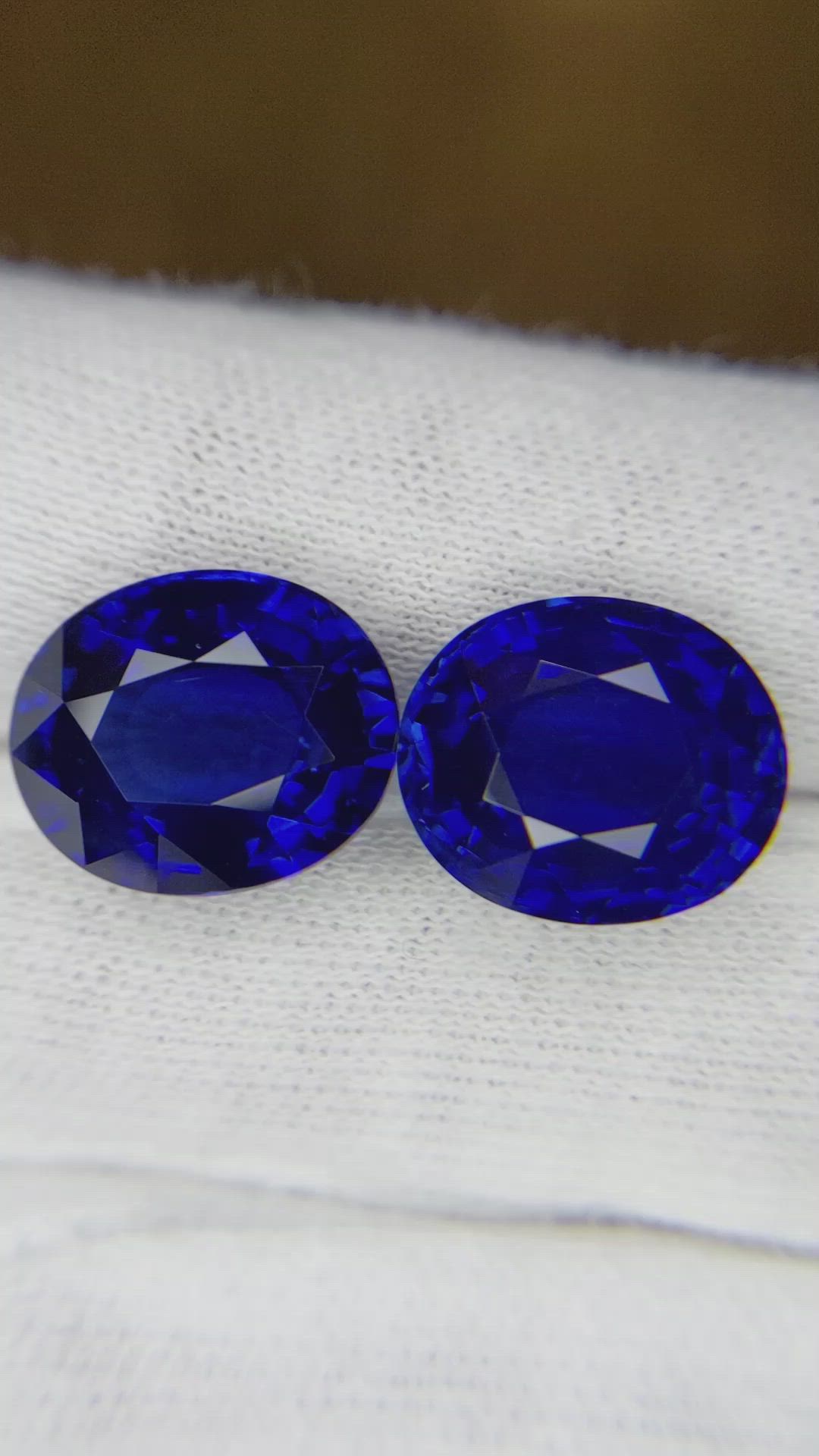 20.59&nbsp;Ct.Tw.Total Carat Weight Blue Sapphire Pair from Ceylon (Sri Lanka) Size Video