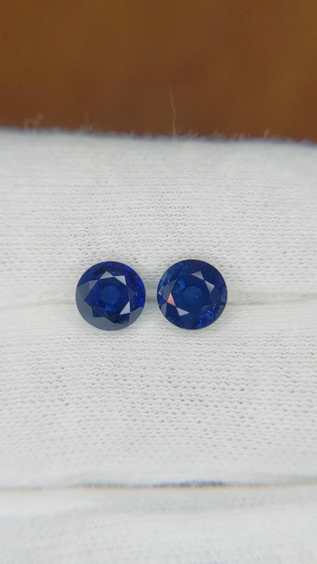3.06 Ct.Tw.Total Carat Weight Sapphire Pair from Thailand Size Video