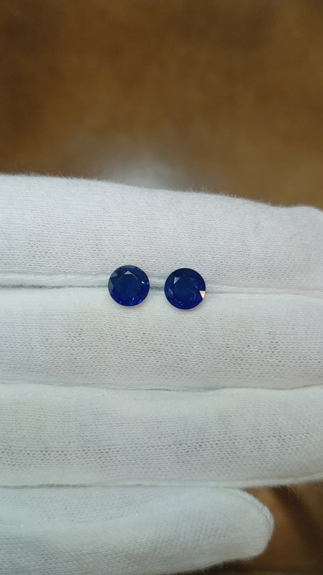 2.68&nbsp;Ct.Tw.Total Carat Weight Blue Sapphire Pair from Thailand Size Video
