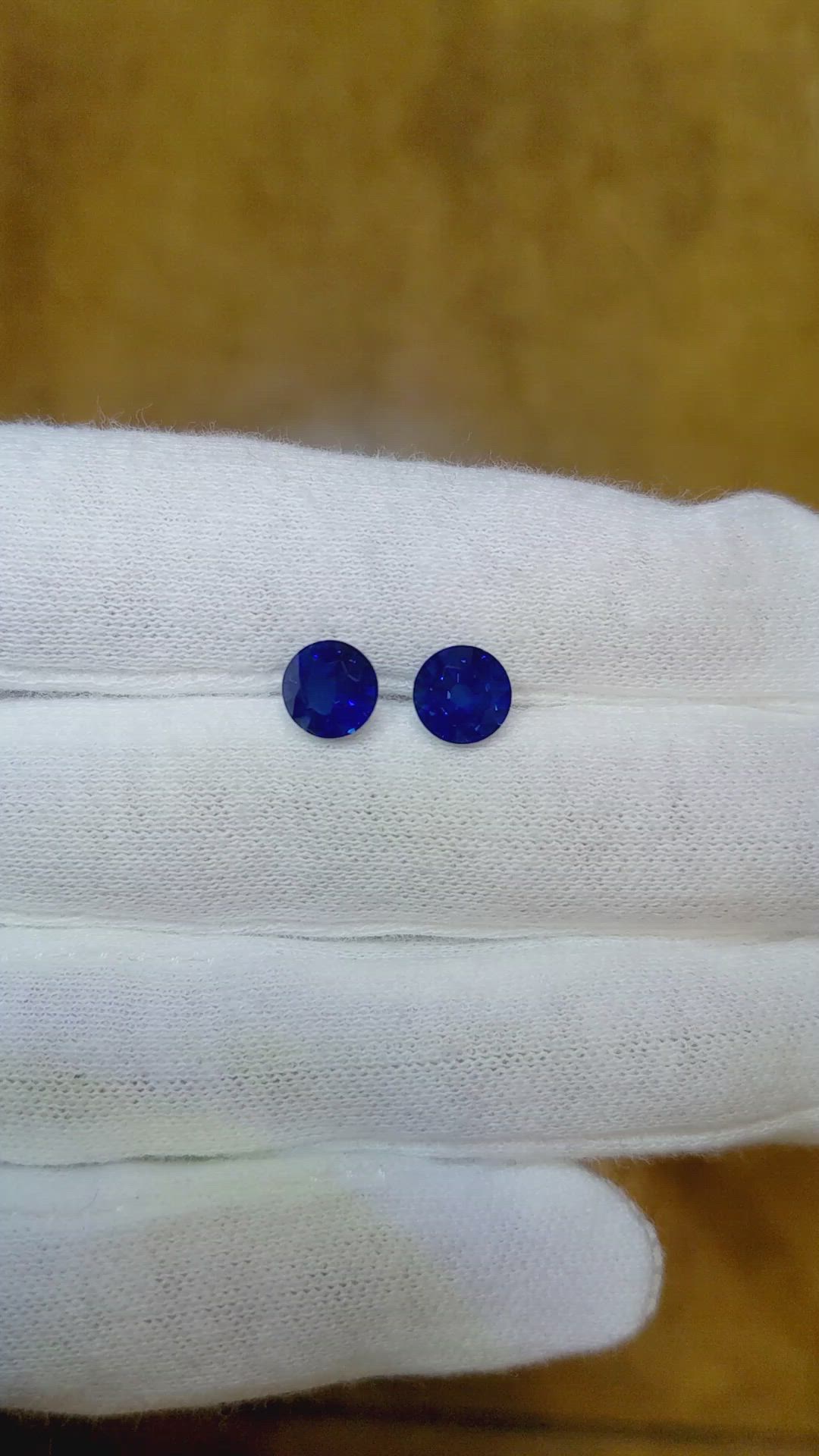 2.68&nbsp;Ct.Tw.Total Carat Weight Blue Sapphire Pair from Thailand Size Video