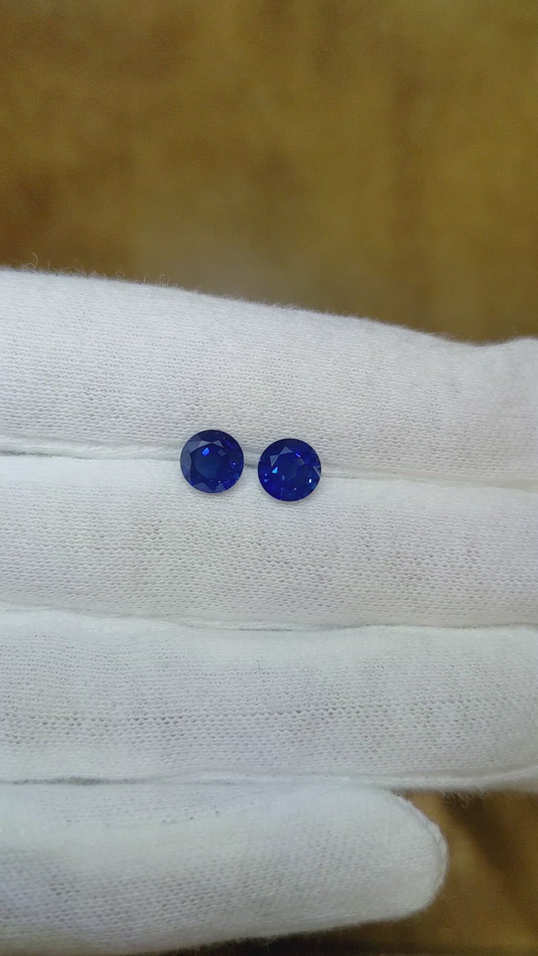 2.30 Ct.Tw.Total Carat Weight Blue Sapphire Pair from Thailand Size Video