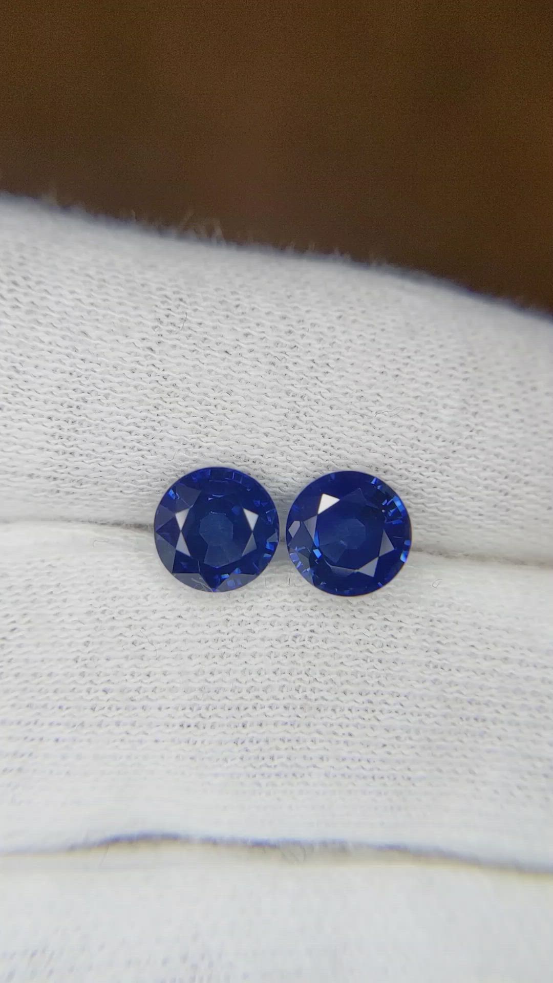 2.82 Ct.Tw.Total Carat Weight Blue Sapphire Pair from Thailand Size Video