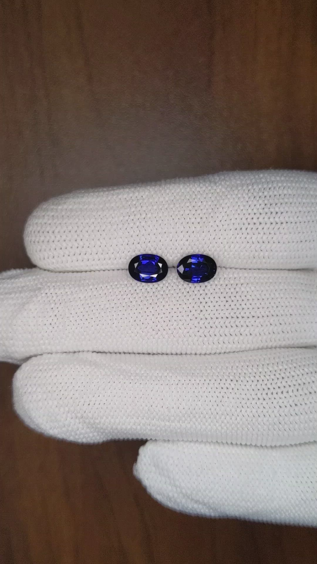 2.24 Ct.Tw.Total Carat Weight Blue Sapphire Pair from Thailand Size Video