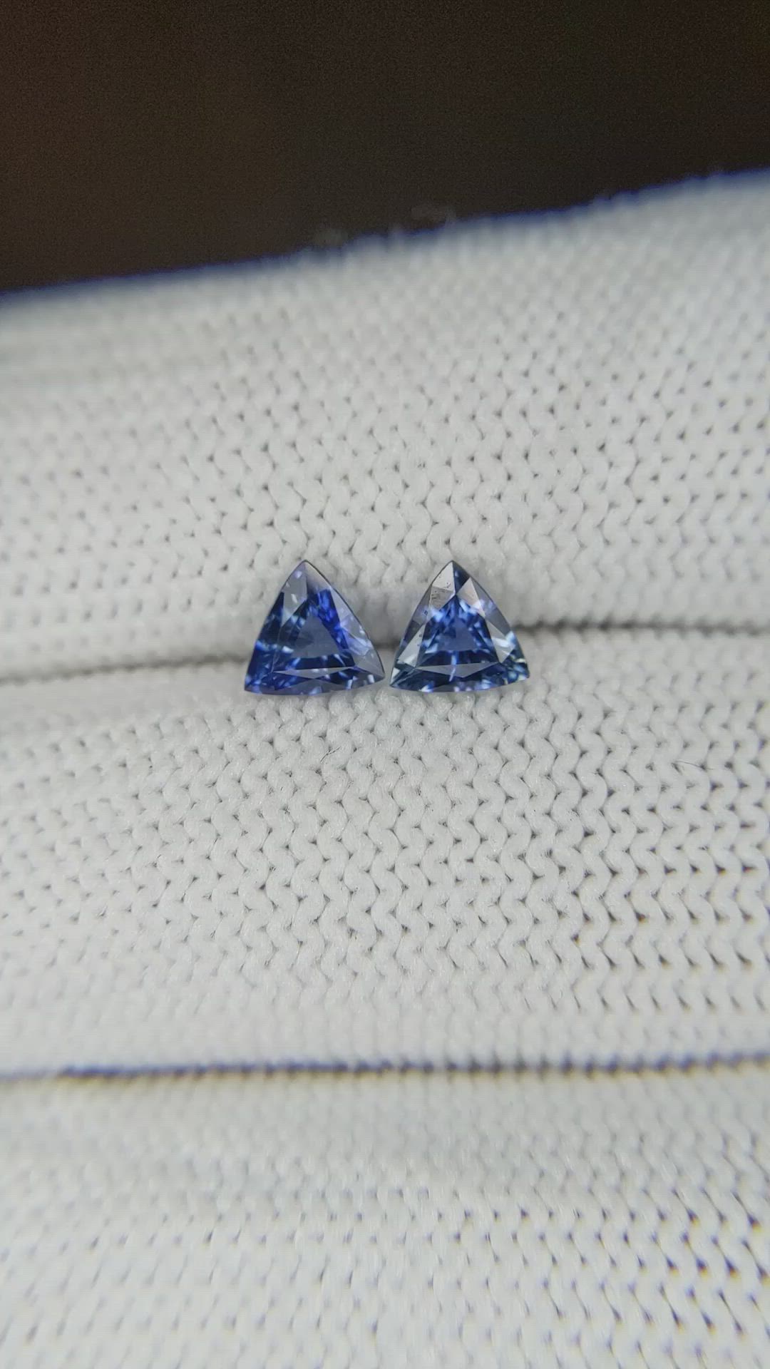0.97 Ct.Tw.Total Carat Weight Blue Sapphire Pair from Thailand Size Video