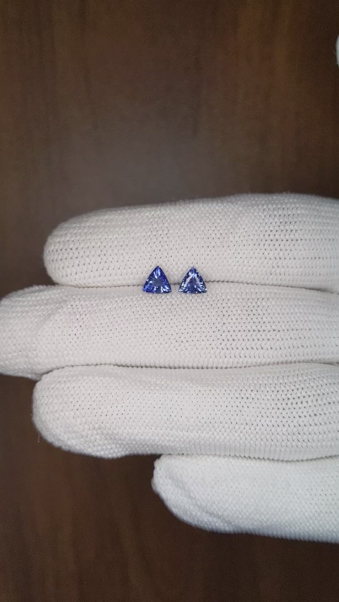 0.97 Ct.Tw.Total Carat Weight Blue Sapphire Pair from Thailand Size Video