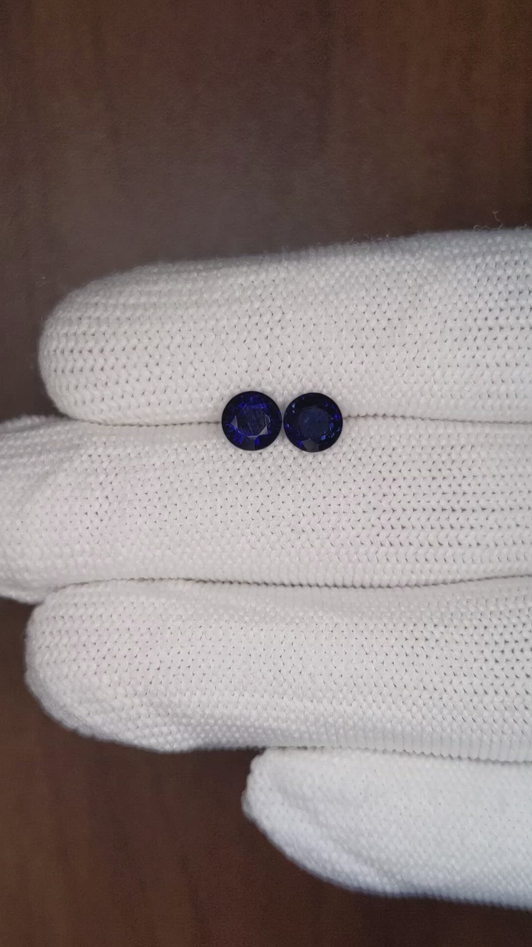 1.79&nbsp;Ct.Tw.Total Carat Weight Blue Sapphire Pair from Thailand Size Video