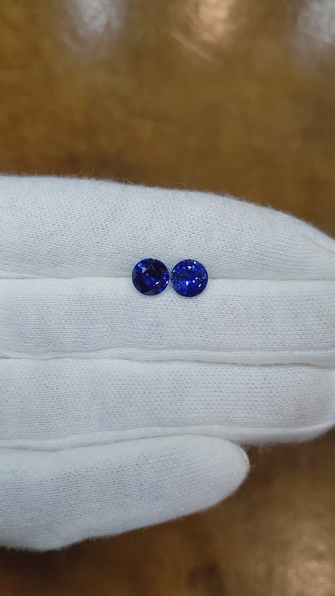 2.66&nbsp;Ct.Tw.Total Carat Weight Blue Sapphire Pair from Ceylon (Sri Lanka) Size Video