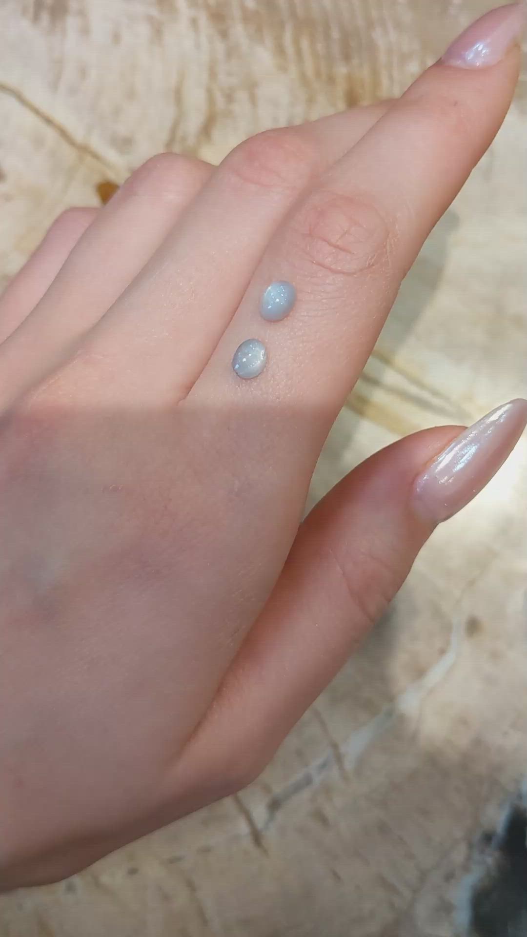 1.87&nbsp;Ct.Tw.Total Carat Weight Grey Star Sapphire Pair from Ceylon (Sri Lanka) Size Video