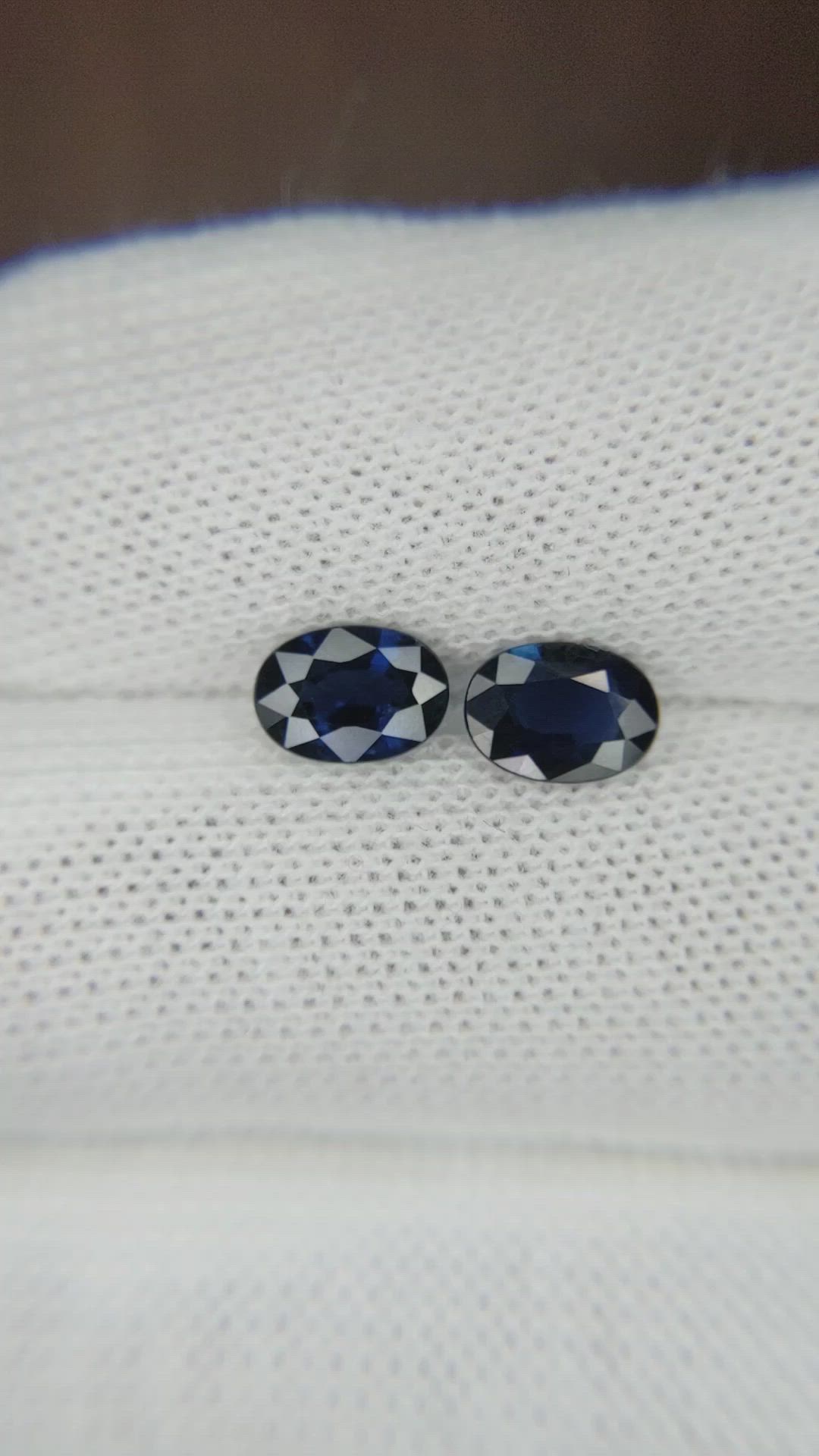 1.95&nbsp;Ct.Tw.Total Carat Weight Blue Sapphire Pair from Thailand Size Video