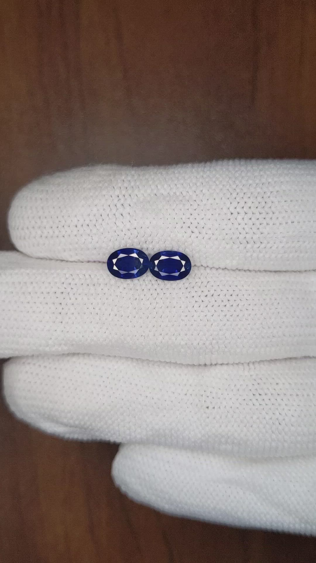 2.07&nbsp;Ct.Tw.Total Carat Weight Blue Sapphire Pair from Thailand Size Video