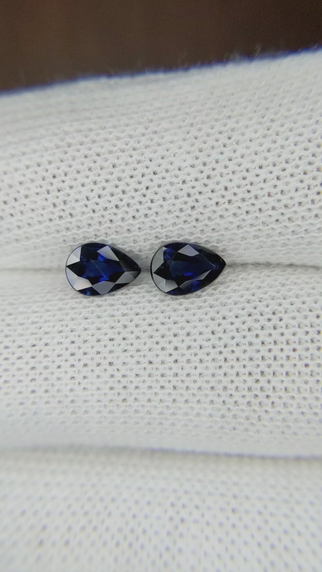 1.45&nbsp;Ct.Tw.Total Carat Weight Blue Sapphire Pair from Thailand Size Video