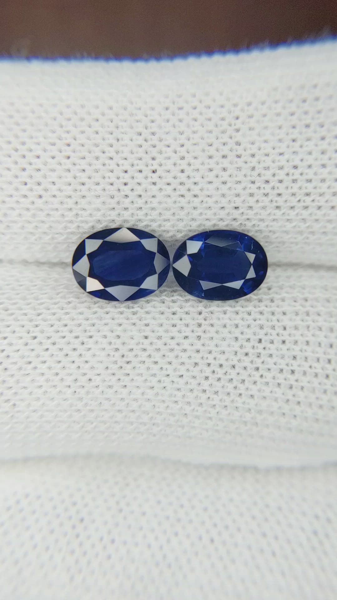 3.27 Ct.Tw.Total Carat Weight Blue Sapphire Pair from Thailand Size Video
