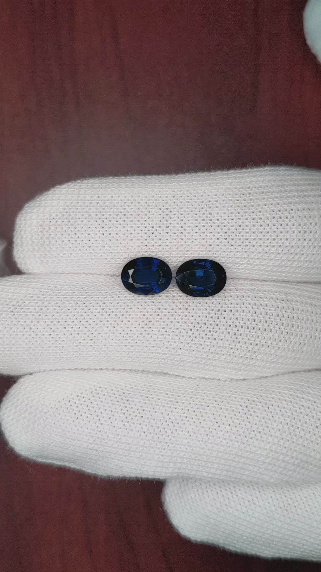 3.55&nbsp;Ct.Tw.Total Carat Weight Blue Sapphire Pair from Thailand Size Video