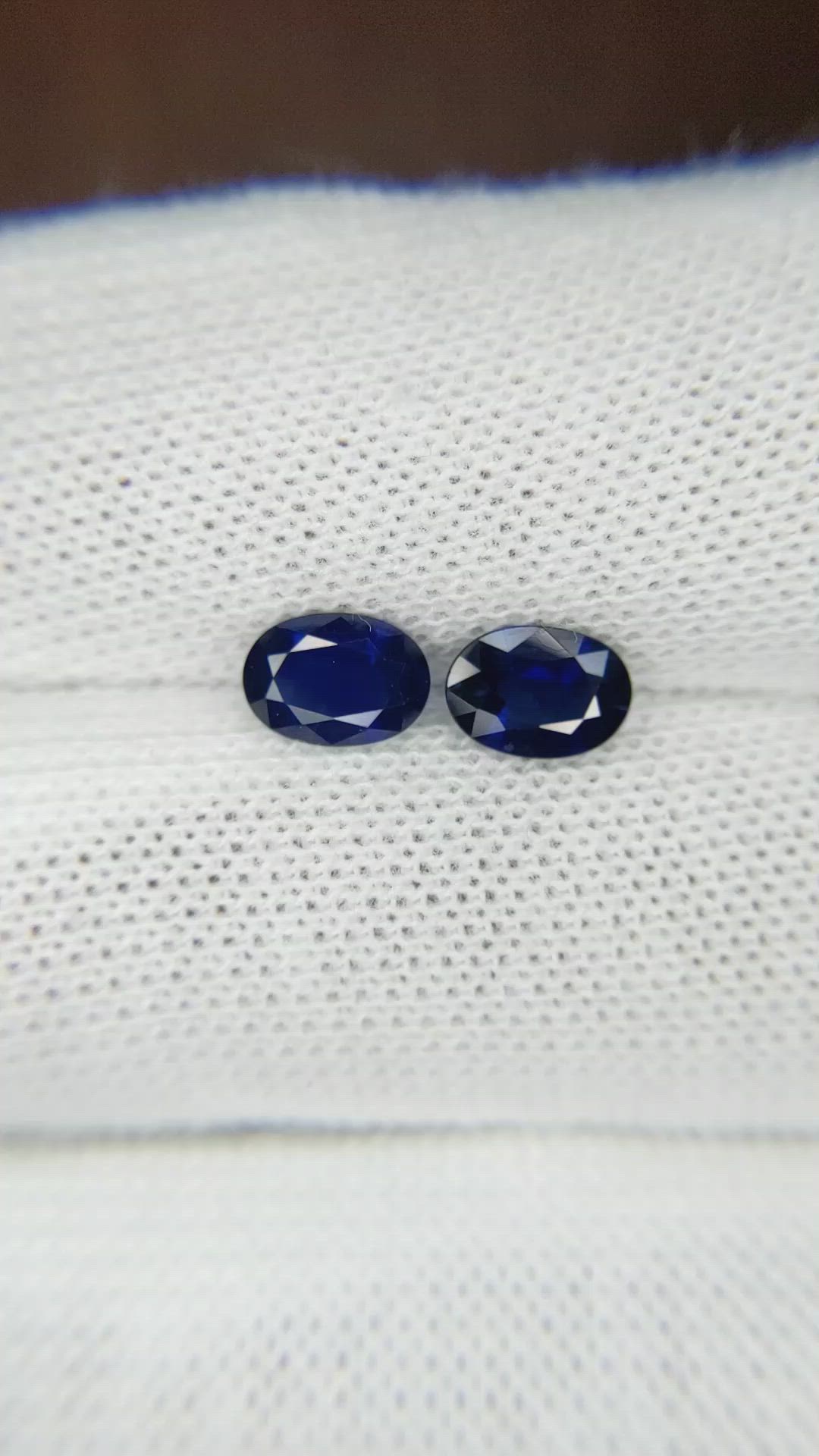 1.62&nbsp;Ct.Tw.Total Carat Weight Blue Sapphire Pair from Thailand Size Video
