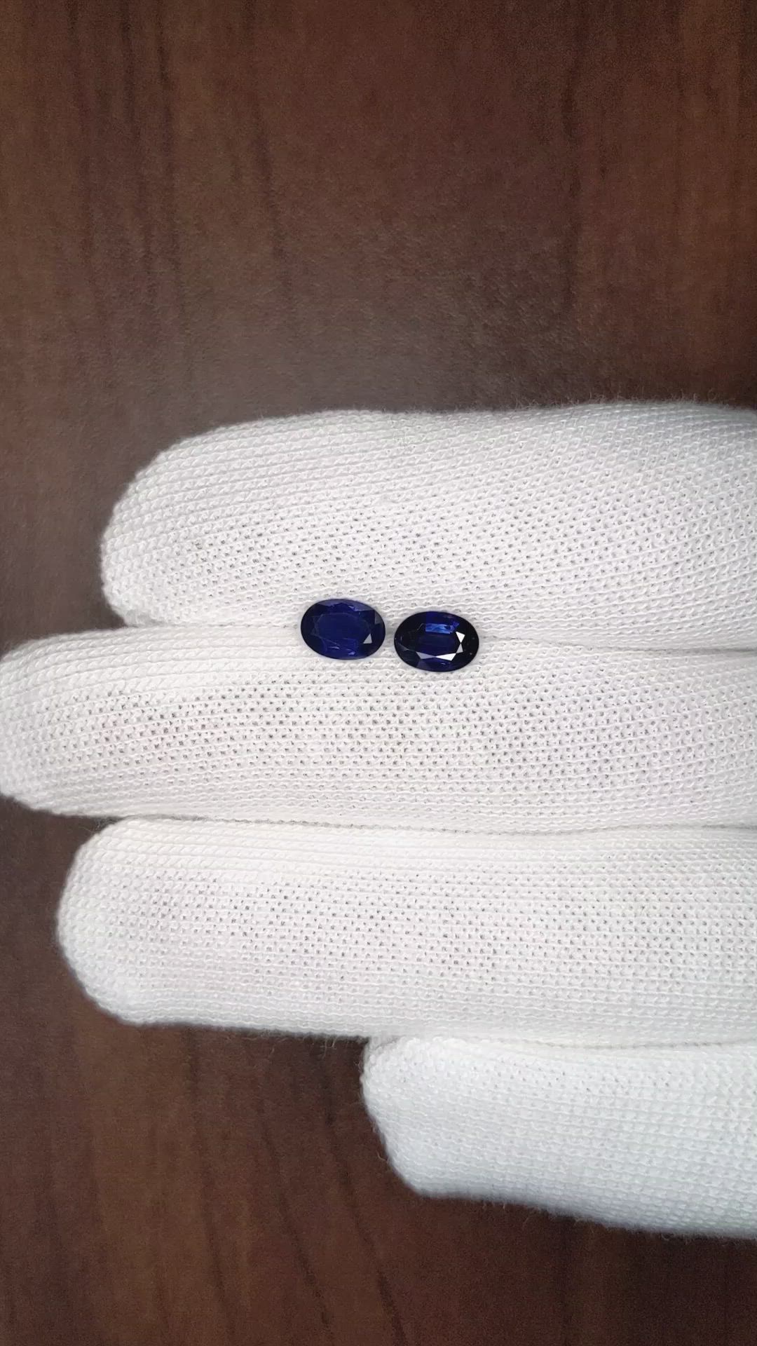 1.62&nbsp;Ct.Tw.Total Carat Weight Blue Sapphire Pair from Thailand Size Video