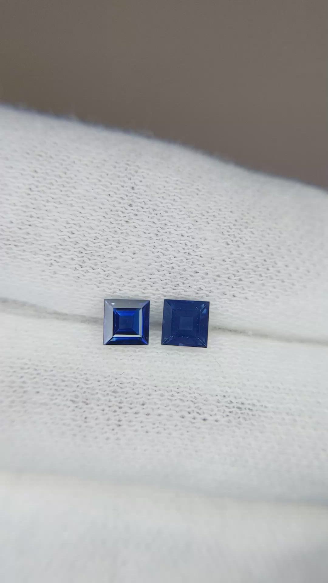 0.89&nbsp;Ct.Tw.Total Carat Weight Blue Sapphire Pair from Thailand Size Video