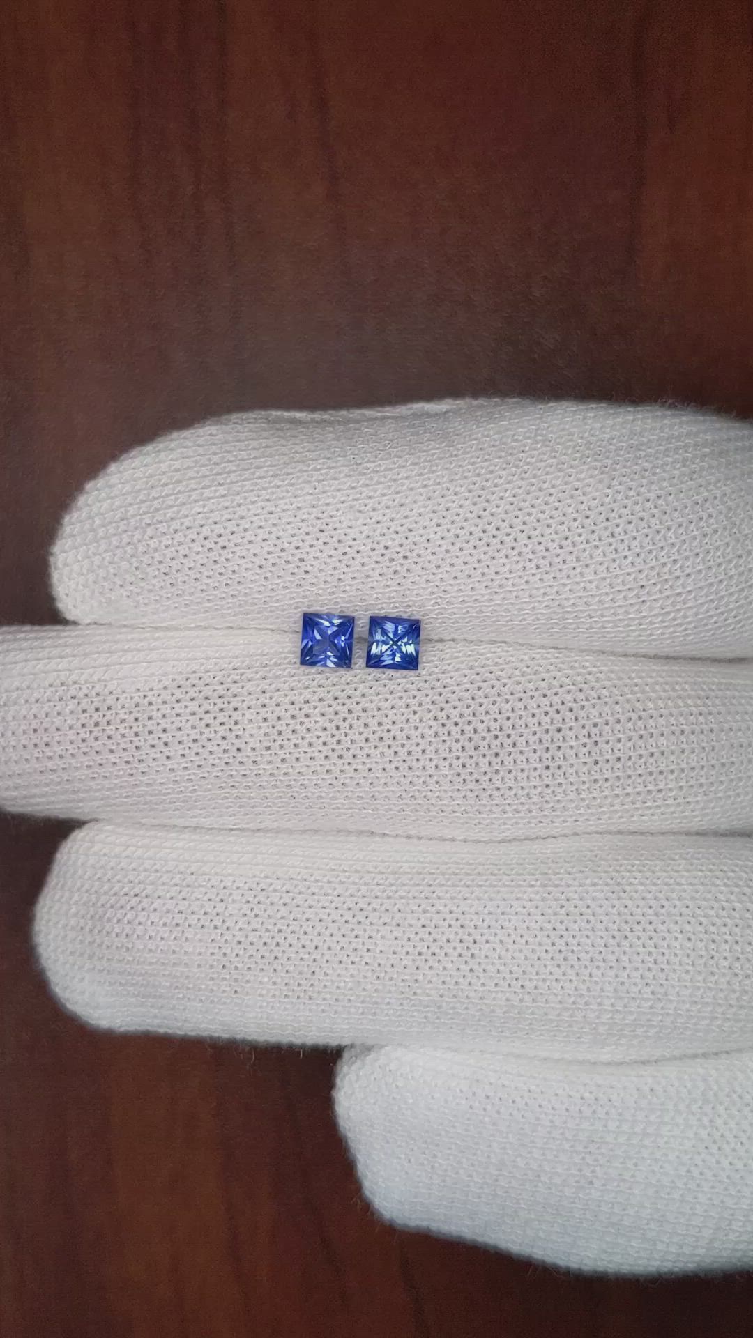 0.92&nbsp;Ct.Tw.Total Carat Weight Blue Sapphire Pair from Ceylon (Sri Lanka) Size Video