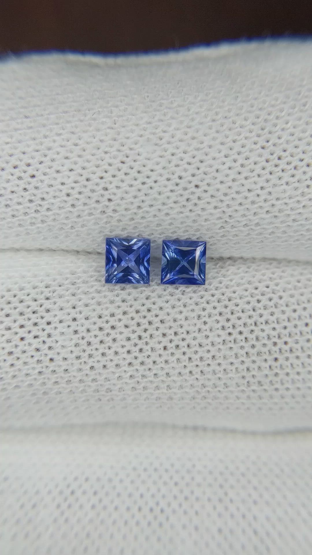 0.92&nbsp;Ct.Tw.Total Carat Weight Blue Sapphire Pair from Ceylon (Sri Lanka) Size Video
