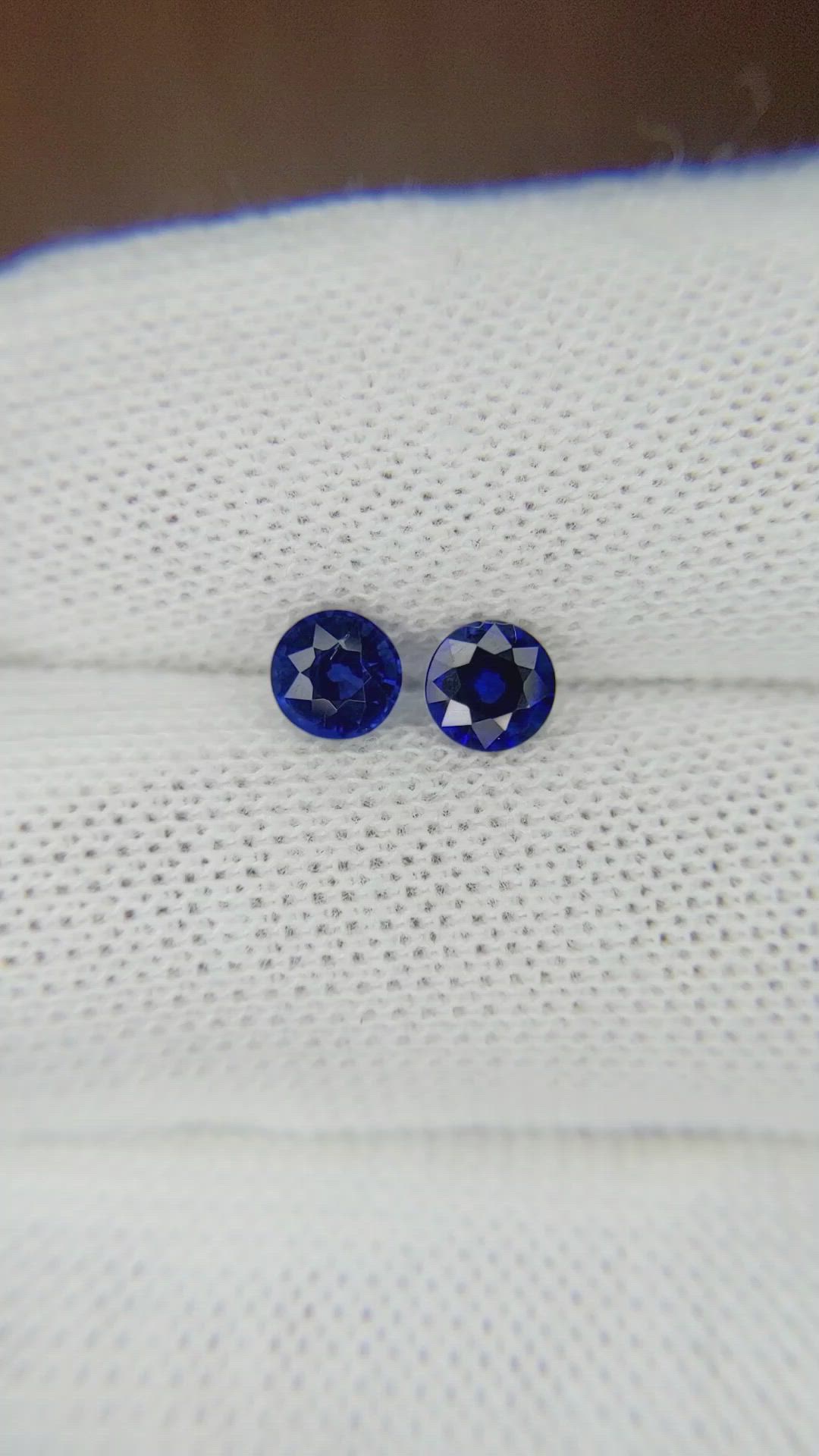 1.27&nbsp;Ct.Tw.Total Carat Weight Blue Sapphire Pair from Thailand Size Video