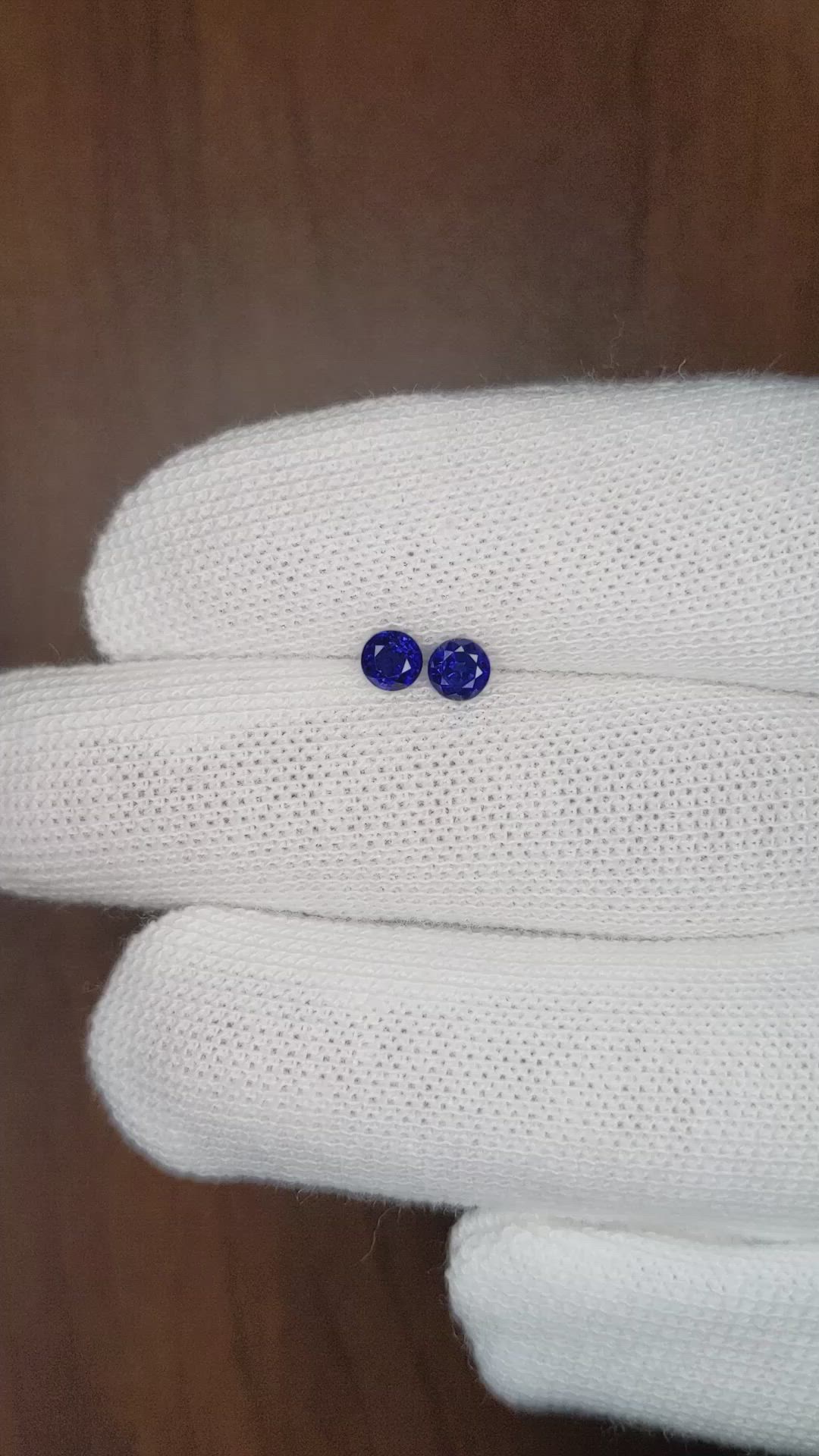 0.66&nbsp;Ct.Tw.Total Carat Weight Blue Sapphire Pair from Thailand Size Video