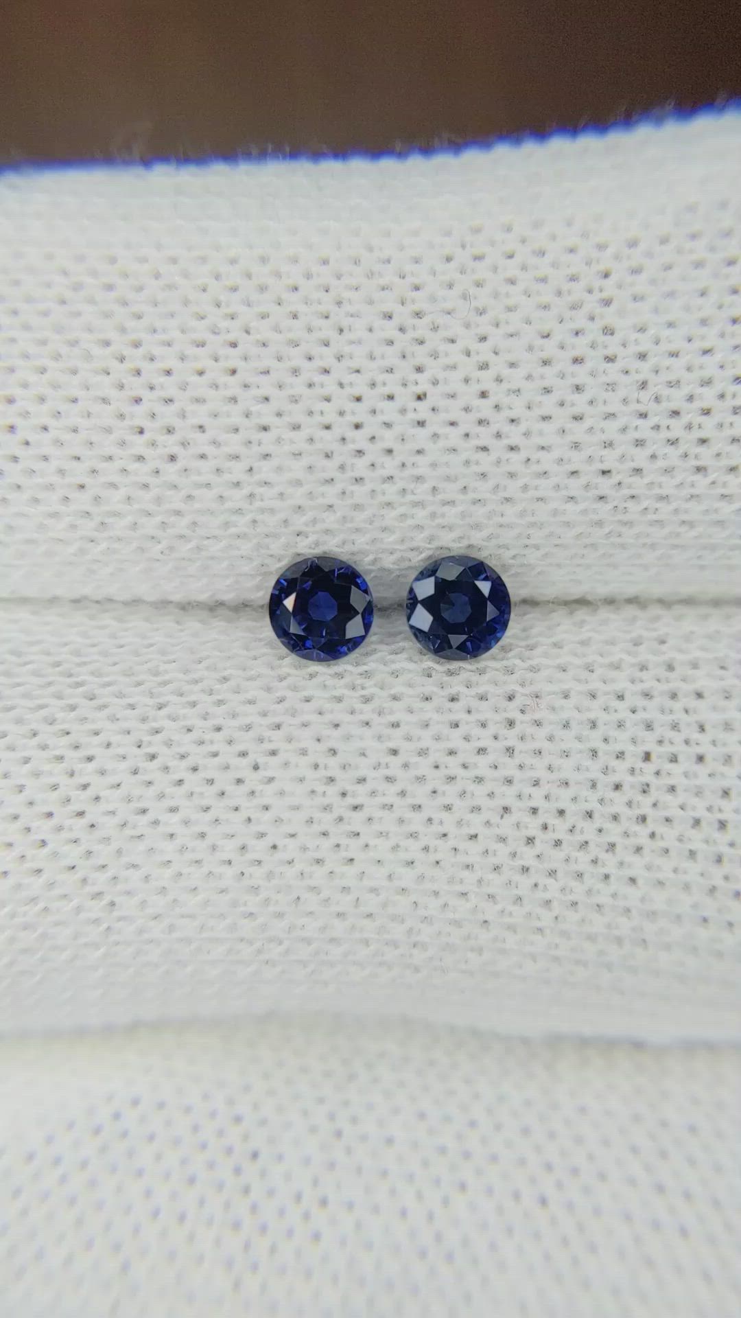 0.69&nbsp;Ct.Tw.Total Carat Weight Blue Sapphire Pair from Thailand Size Video