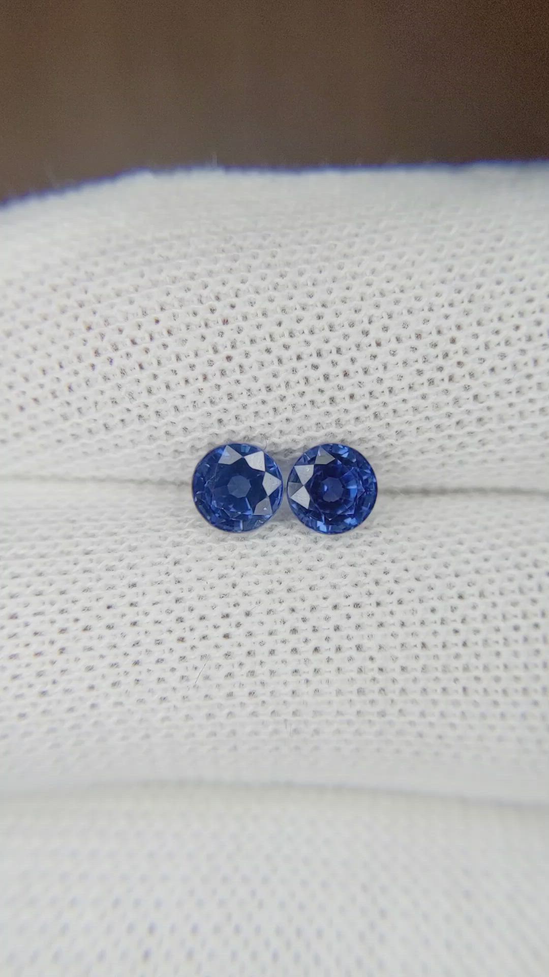 1.41&nbsp;Ct.Tw.Total Carat Weight Blue Sapphire Pair from Thailand Size Video