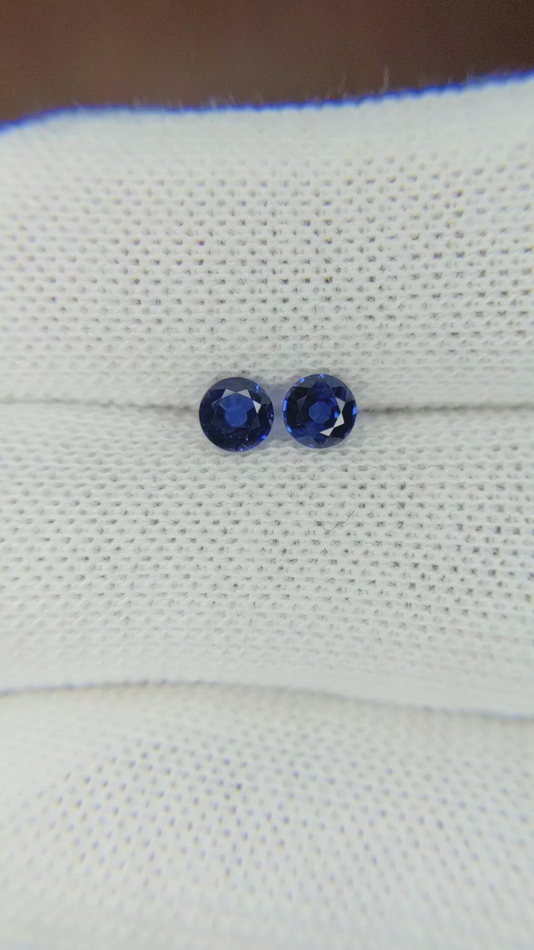 0.77&nbsp;Ct.Tw.Total Carat Weight Blue Sapphire Pair from Thailand Size Video